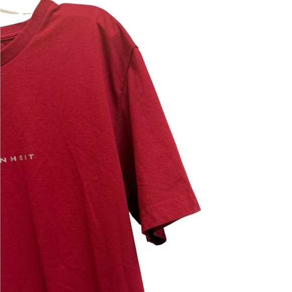 Fahrenheit Basics burgundy Men's T-Shirt EUC Made in India Size Large - Picture 3 of 5